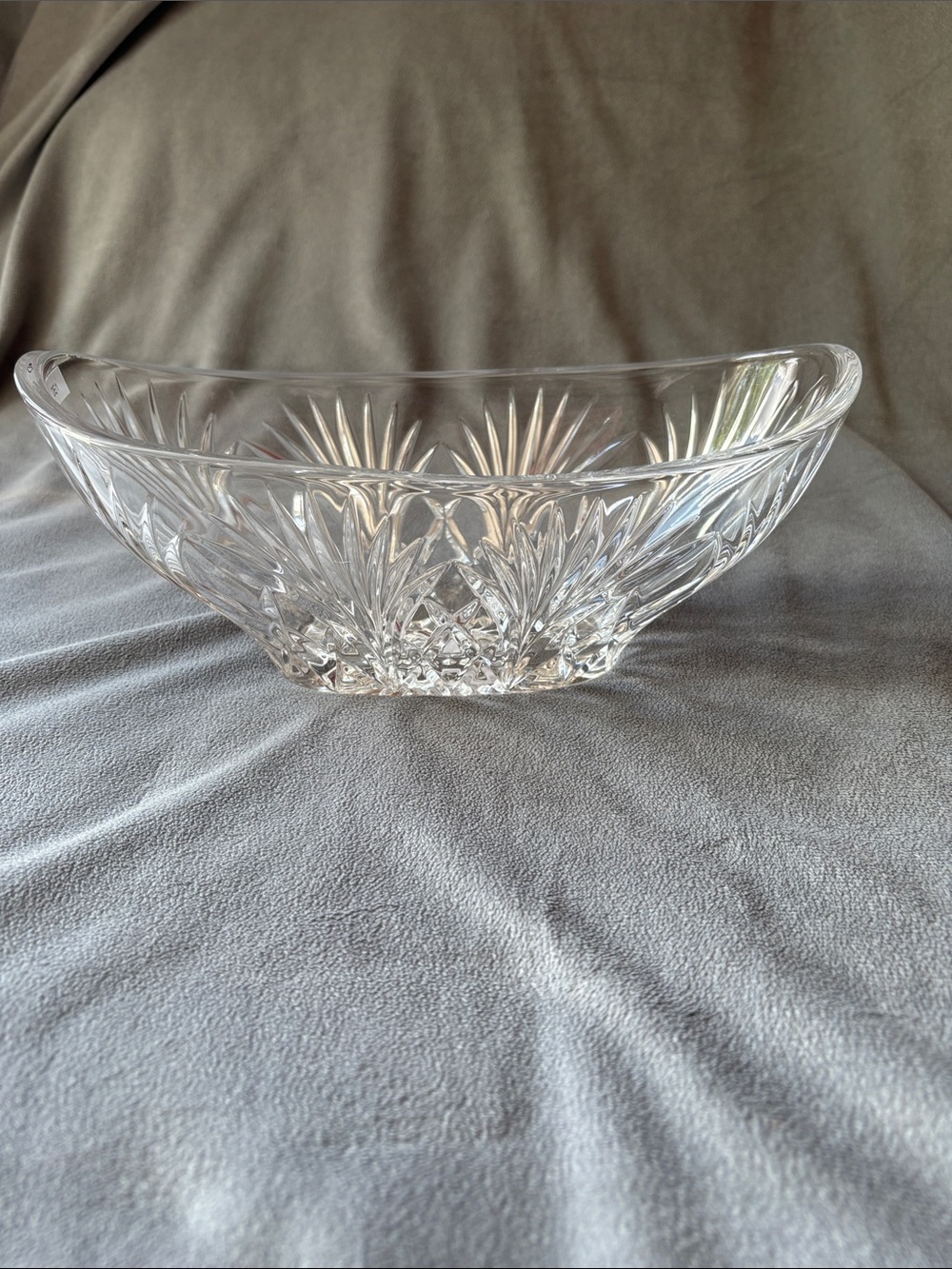 Clear Cut Crystal Glass Serving Bowl - Elegant Home Dining Serveware